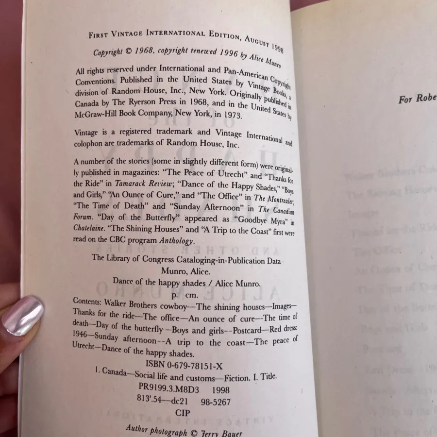 کتاب Alice munro