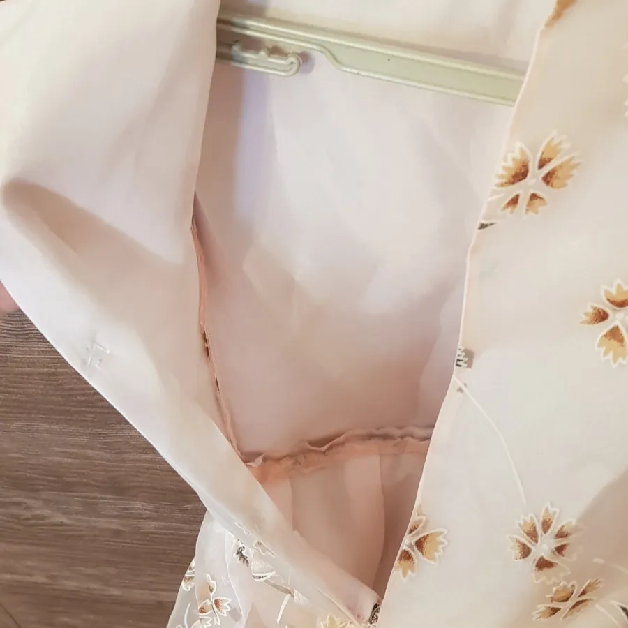 پیراهن دخترانه