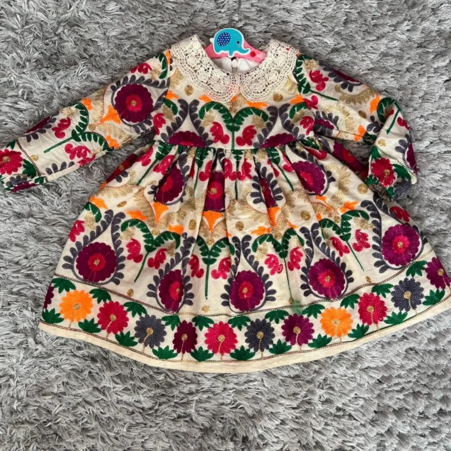 پیراهن سوزن دوزی
