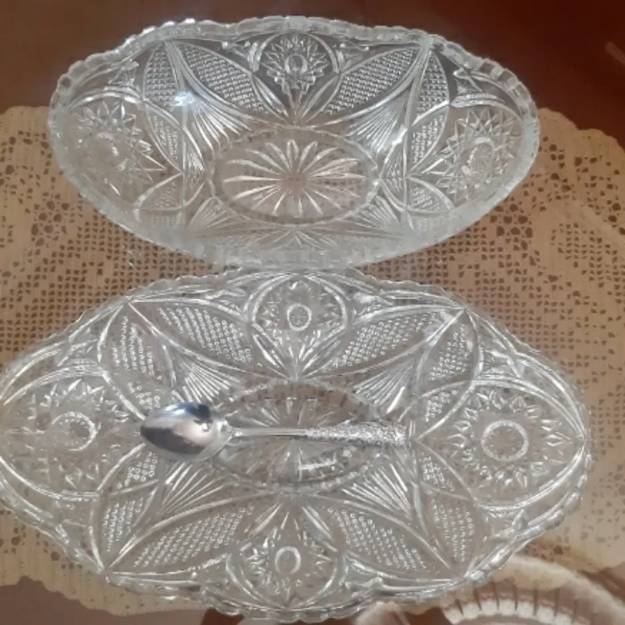 ظرف کریستال.