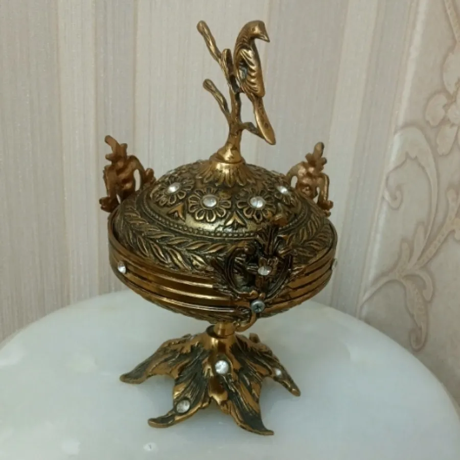 شکلات خوری پایه دار برنز