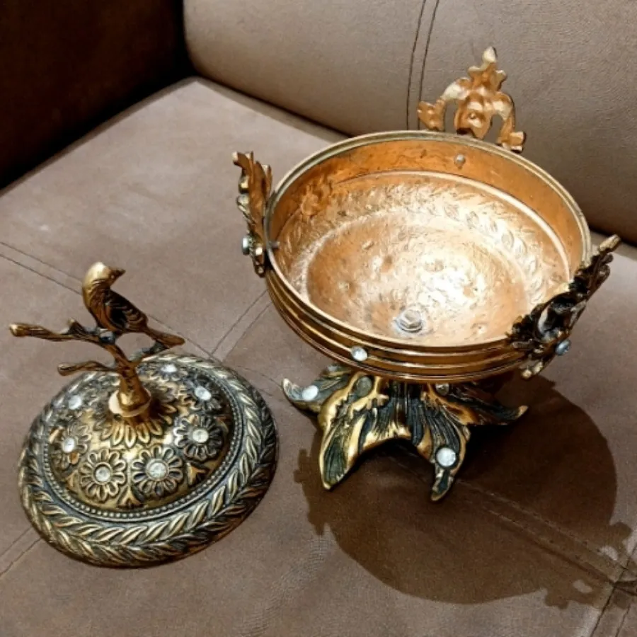شکلات خوری پایه دار برنز