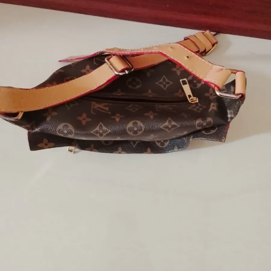 کیف کمری ال وی