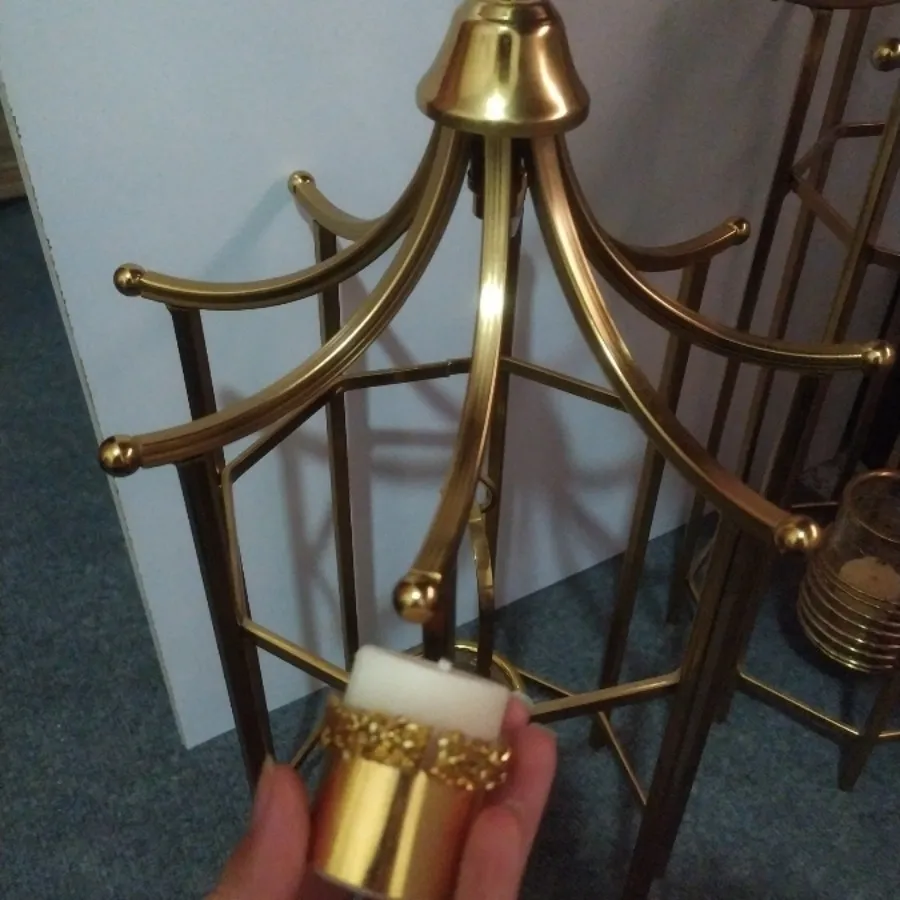 فانوس کنار سالن