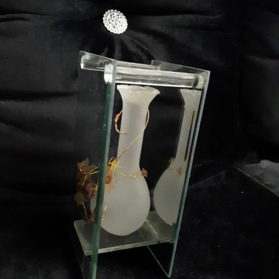 گلدان دکوری شیشه ای