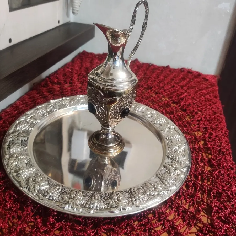 پارچ و سینی قدیمی