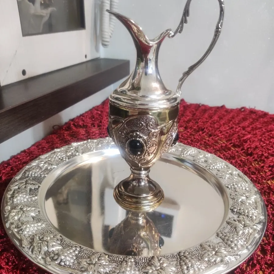 پارچ و سینی قدیمی