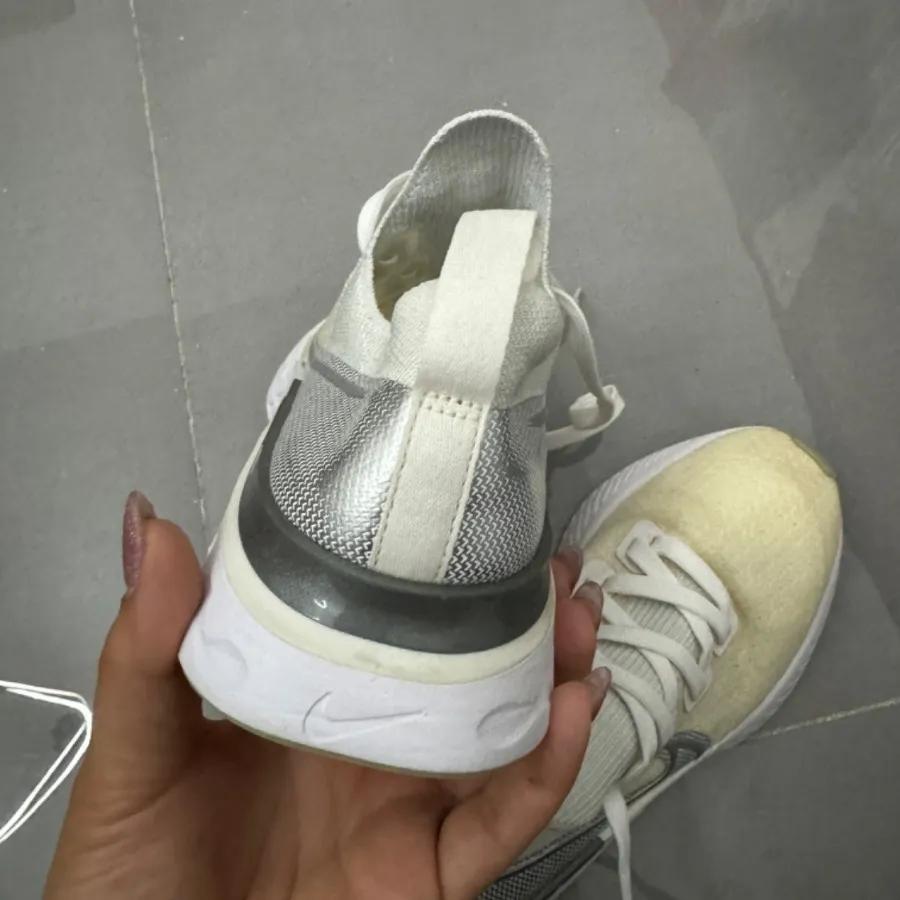 Katooni nike