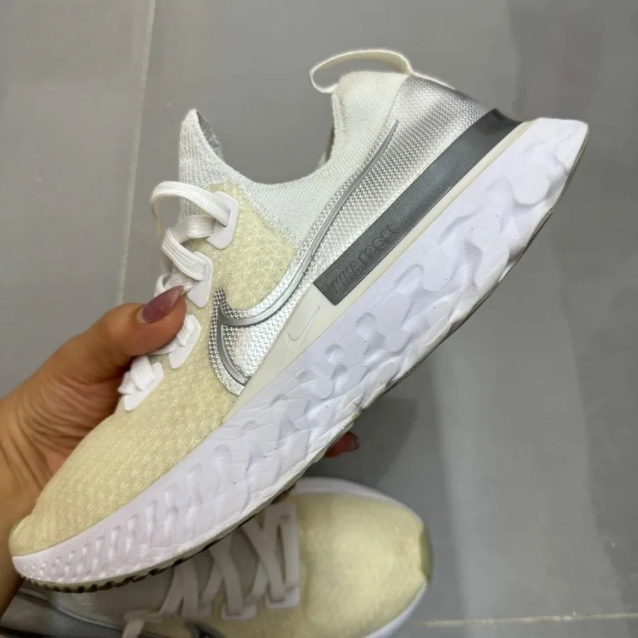 Katooni nike