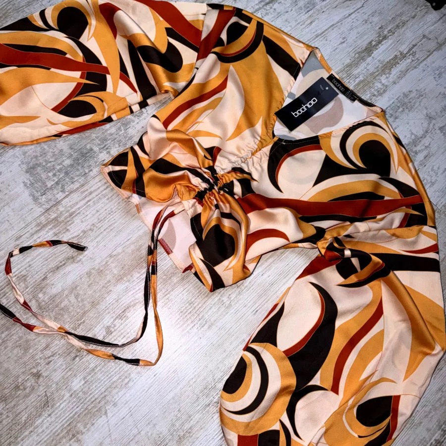 کراپ مجلسی boohoo