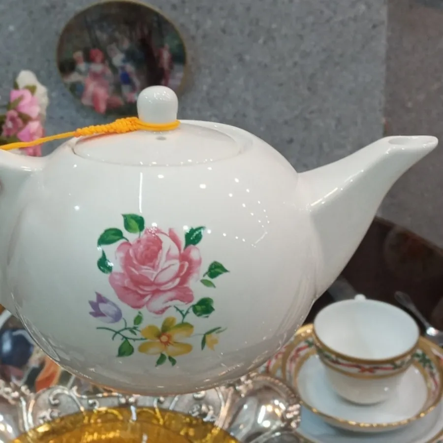 قوری زعفران و چای