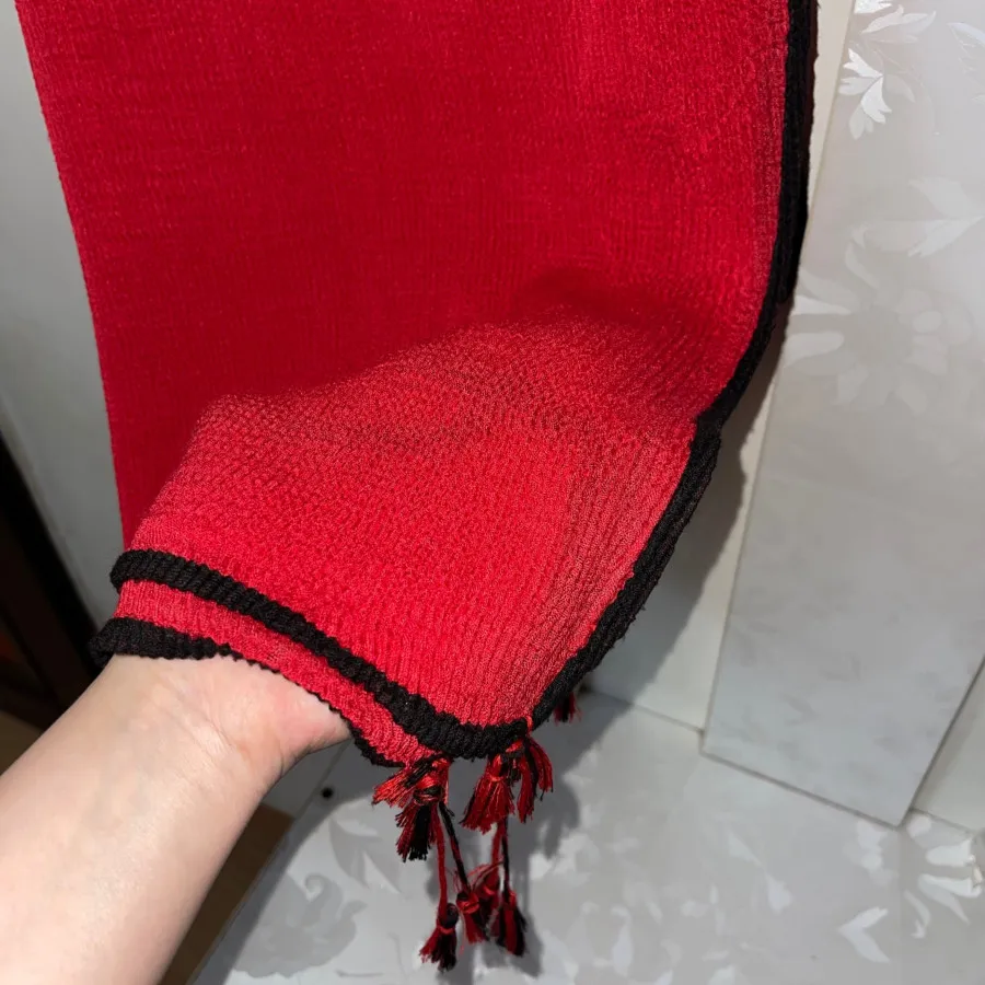 شال قرمز
