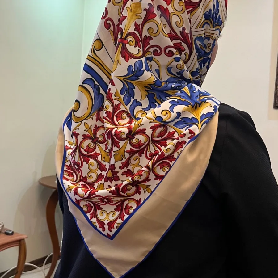 روسری دور دست دوز