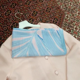 روسری آبی صورتی