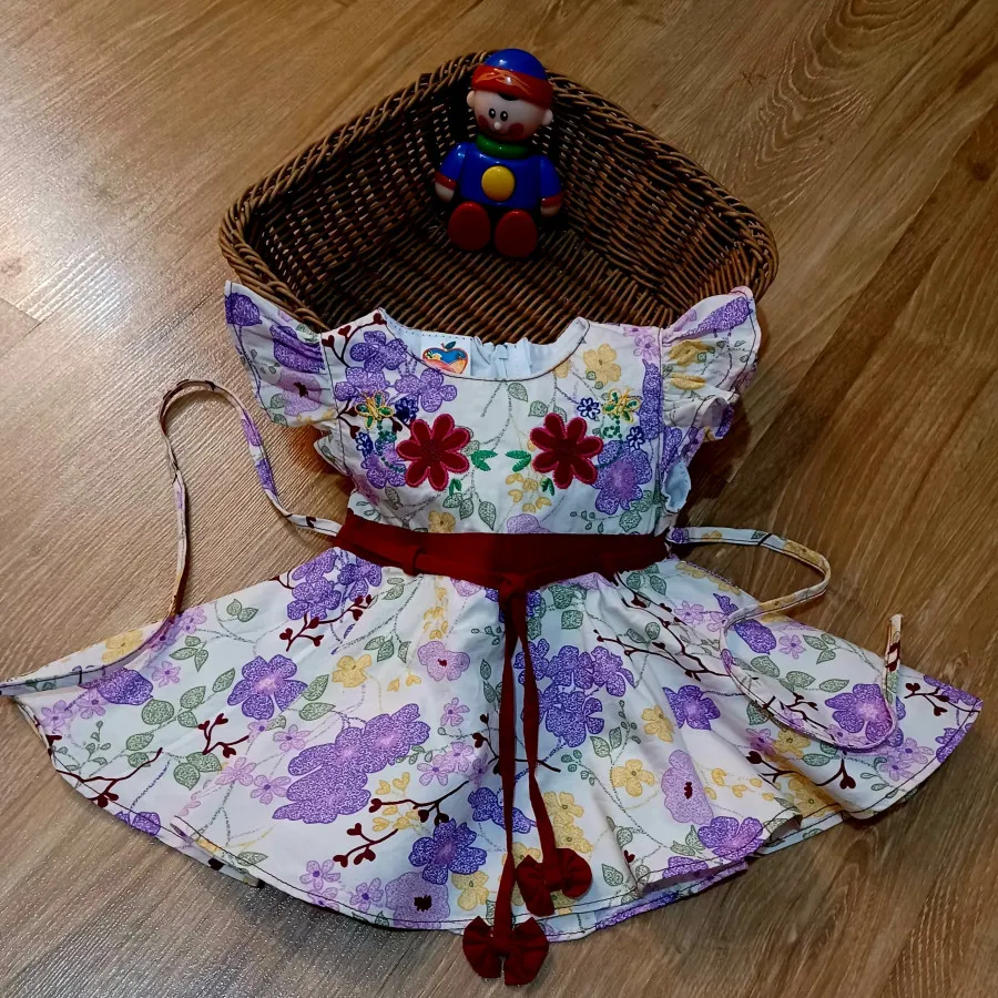 پیراهن نوزادی
