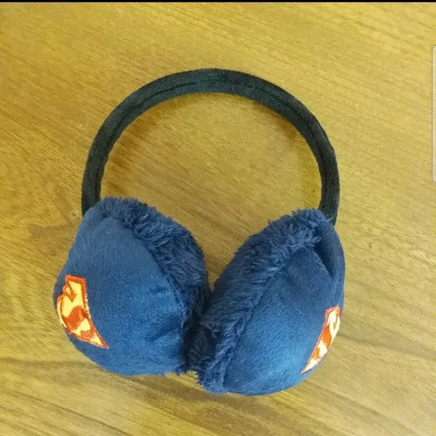 دو عدد گوشگیر زمستانی نو