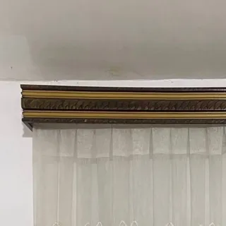 کتیبه به همراه کرکره