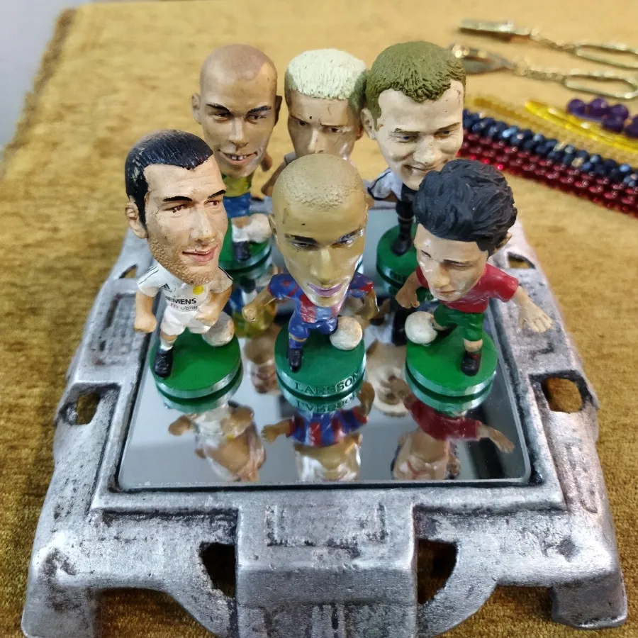 شش عدد لوگو
