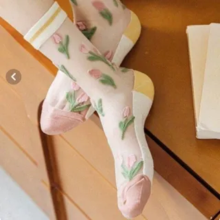 جوراب شیشه ای پینترستی