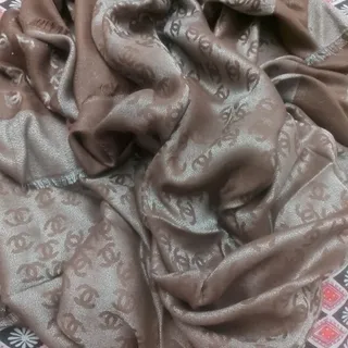 شال قهوه ای خوش رنگ