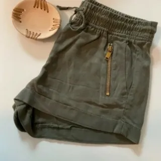 شورتک مارک h&m