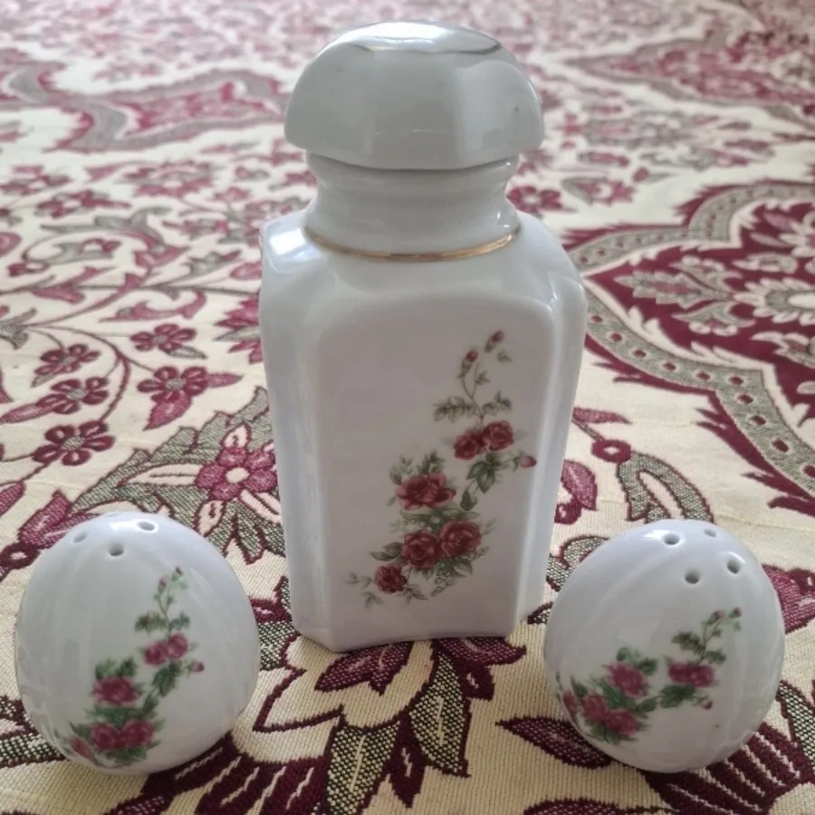 چاییدان و نمکدان گلسرخی