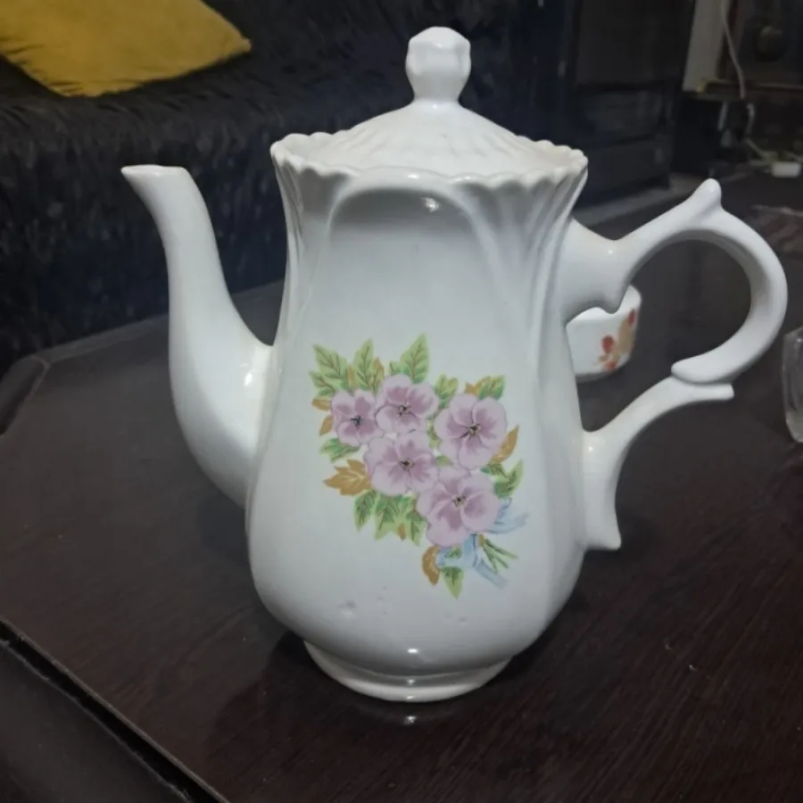 قوری چینی بزرگ