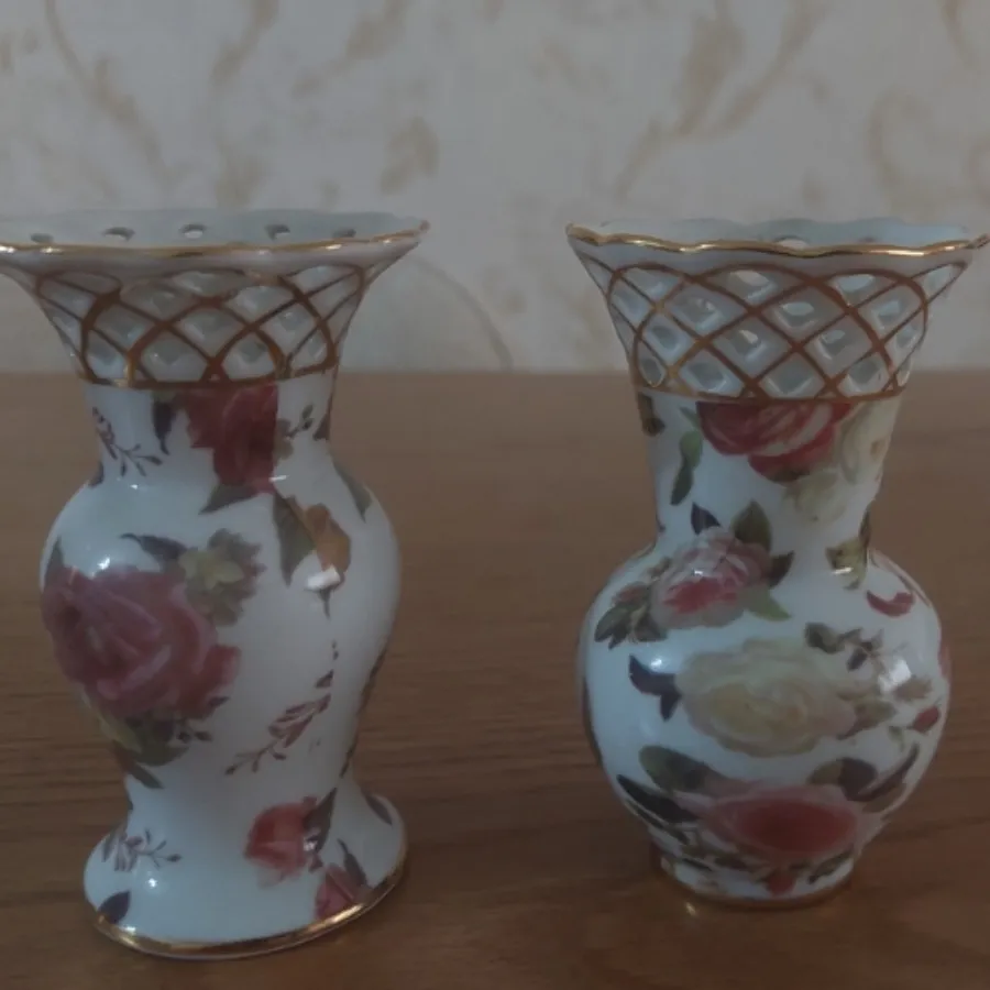 گلدان چینی گلبرجسته دنسی