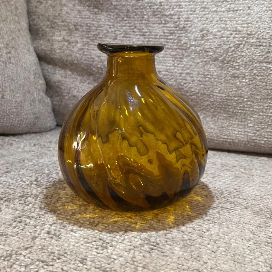 گلدان شیشه ای دستساز