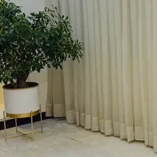 گلدان با پایه