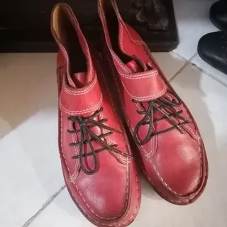 کفش چرم کلارکز