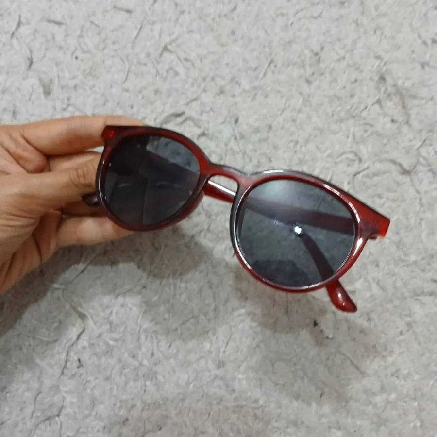 عینک آفتابی زرشکی