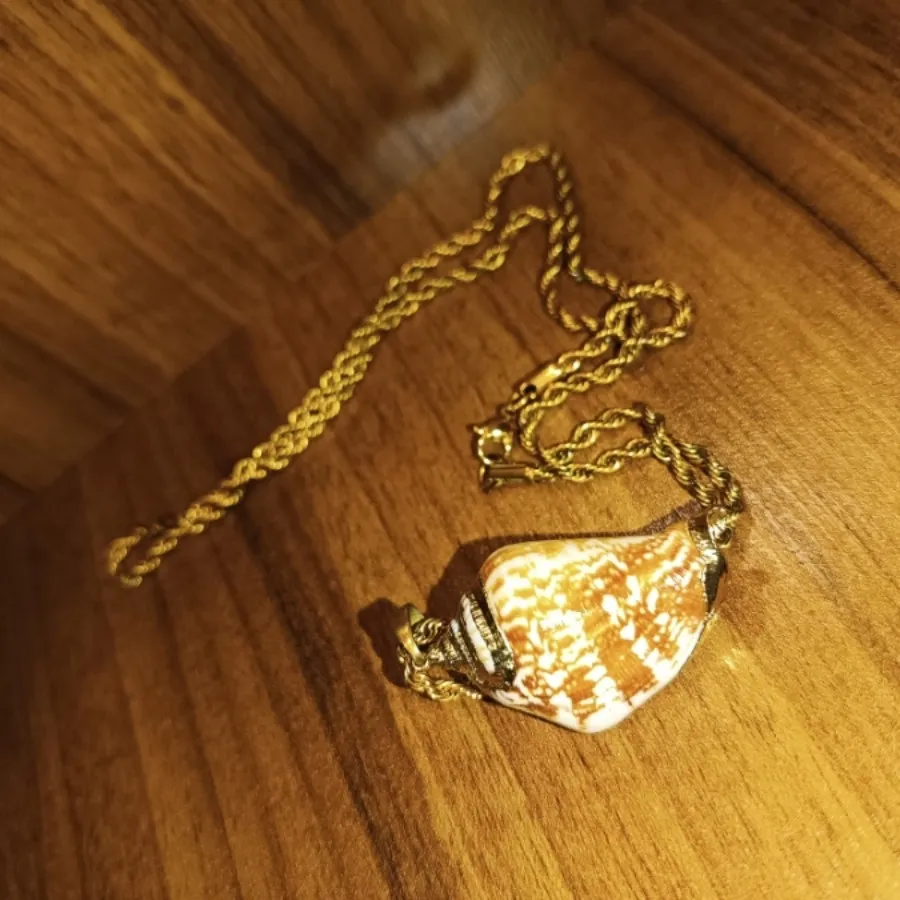 آویز و گردنبند