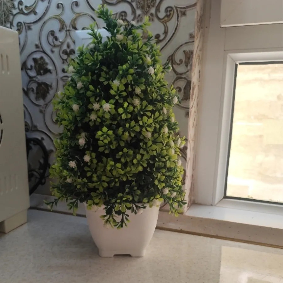 گلدان و گل مصنوعی