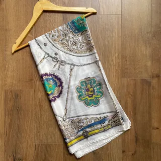 روسری ابریشمی