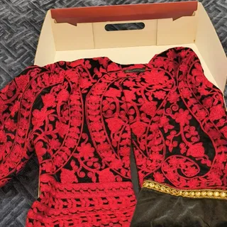 کت و شلوار مخمل قرمز