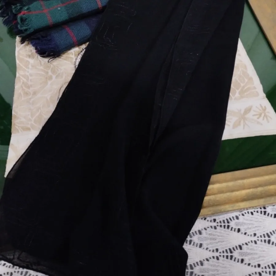 شال مشکی مجلسی