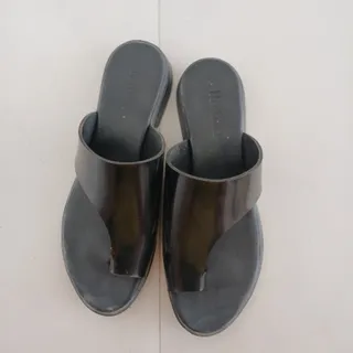 صندل ال سی وایکیکی