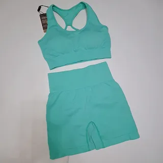 ست نیم تنه و شلوارک ورزشی