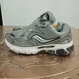saucony کتونی