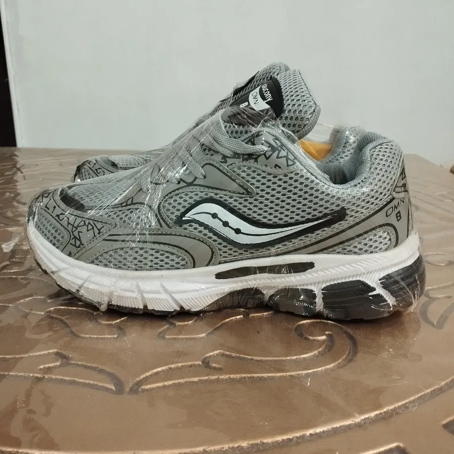 saucony کتونی
