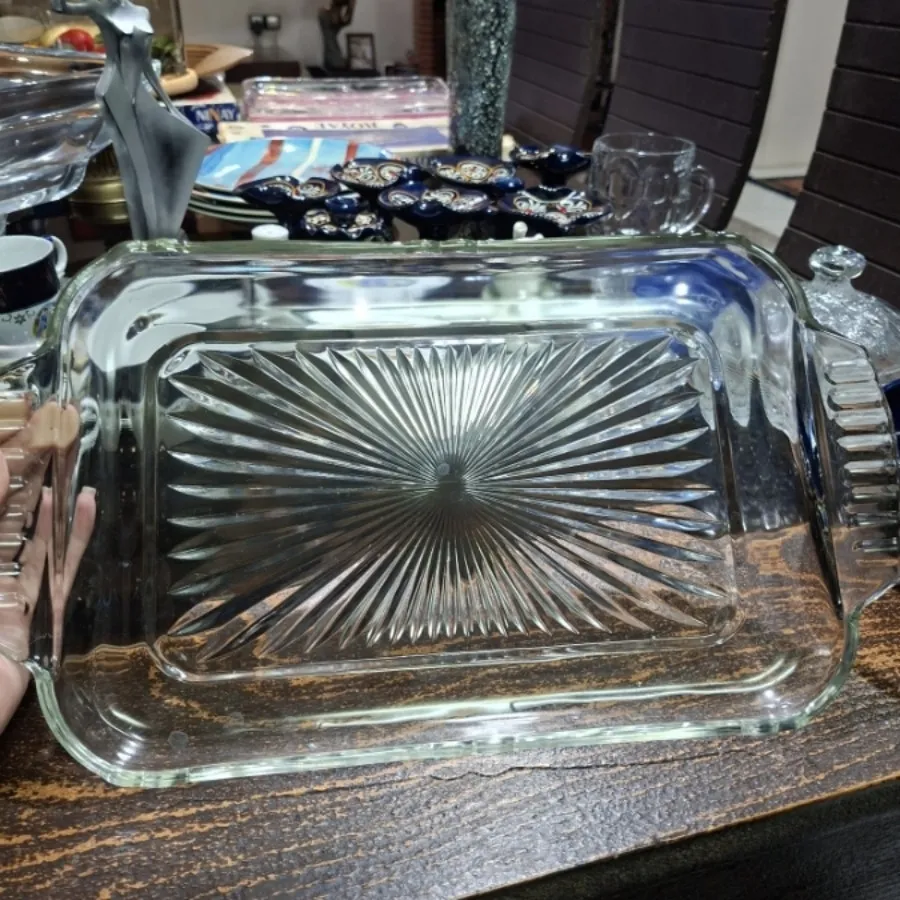 شیرینی خوری