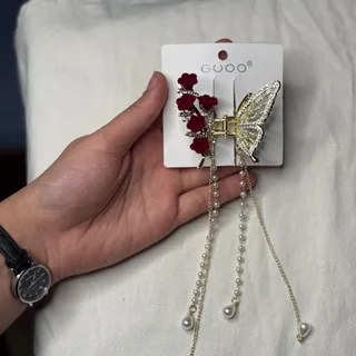 کلیپس پروانه گل قرمز