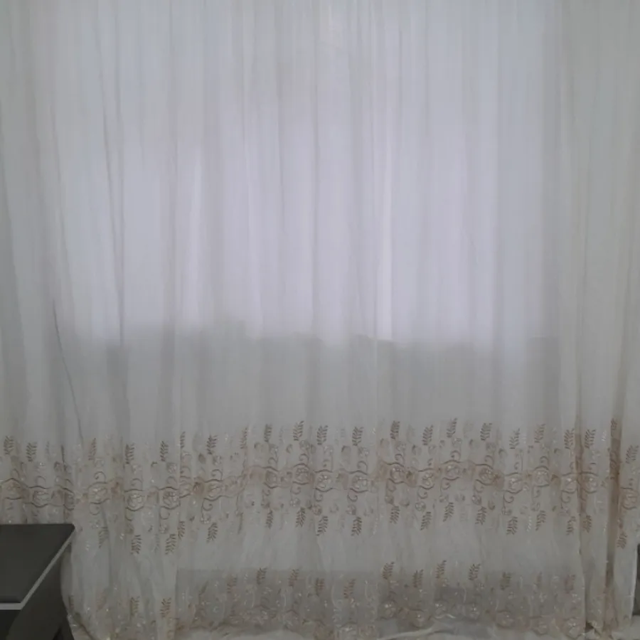 پرده حریر حاشیه دار
