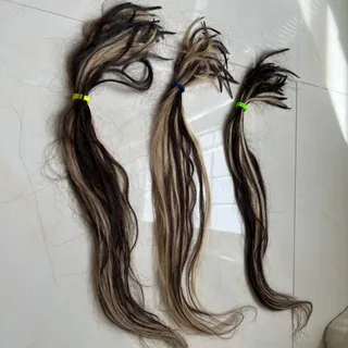 موی طبیعی از سر چیده شده