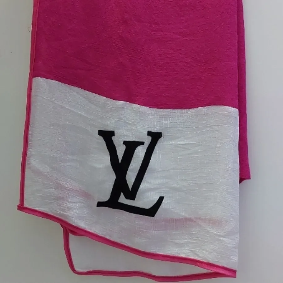 شال LV