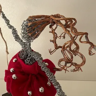 مجسمه سیمی مدل شادی