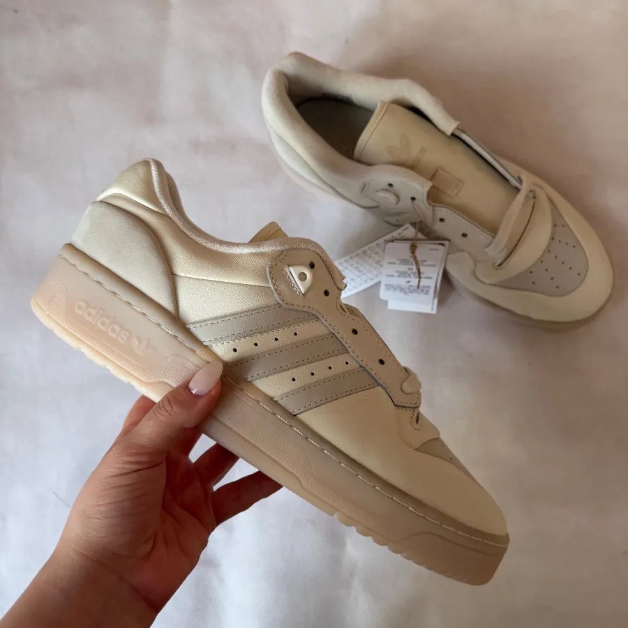کتونی آدیداس Adidas