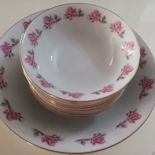 انارخوری گل سرخ