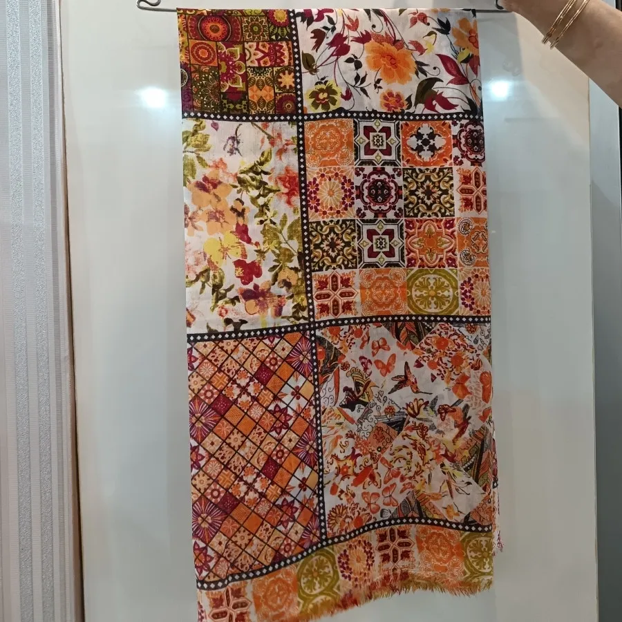 روسری چهارگوش بلند